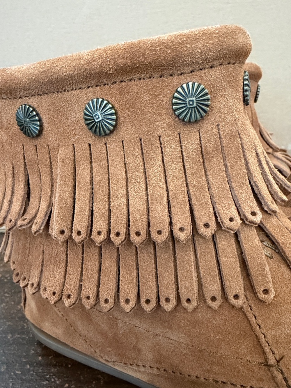 Minnetonka Hardsole Suede Fringe Boots Brown Boho Western Moccasins size 9 10 - Picture 4 of 10